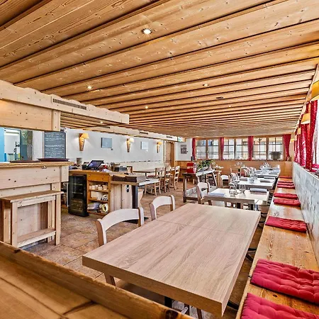 L'auberge De L'ours Hotel