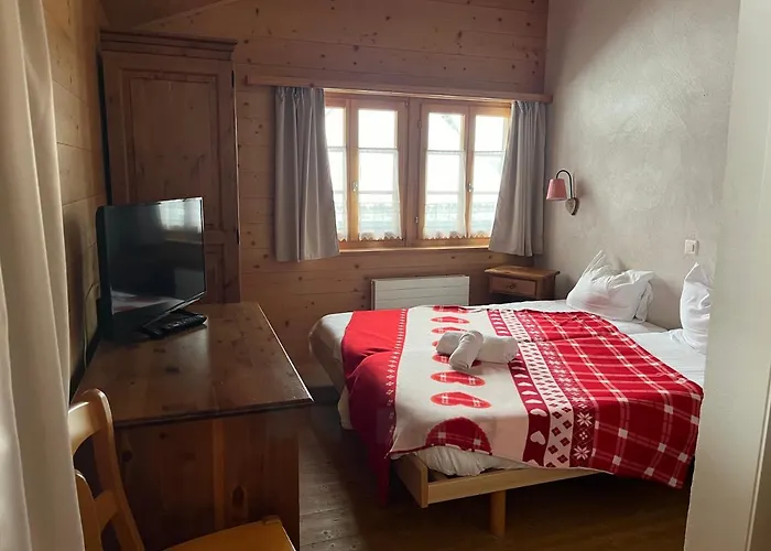 Hotel L'auberge De L'ours Vers L'Eglise